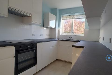 2 bedroom flat to rent, Mayfair Court, London, SW19
