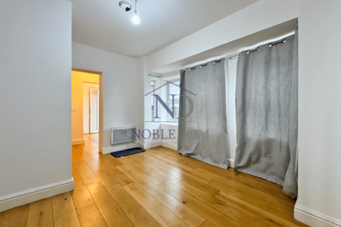 undefined, Whitton Road, Hounslow, TW3