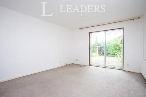 2 bedroom house to rent, Wych Hill Park, Woking, GU22