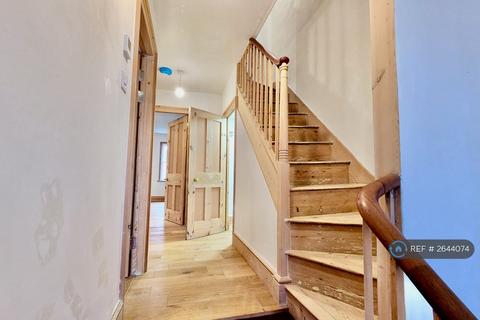 2 bedroom flat to rent, Wellington Square, Hastings, TN34