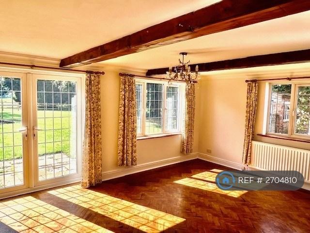 Lounge Garden Room