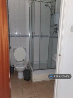 Studio to rent, Cyprus Road, London, N3