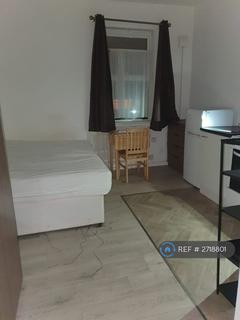 Studio to rent, Cyprus Road, London, N3