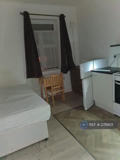 Studio to rent, Cyprus Road, London, N3