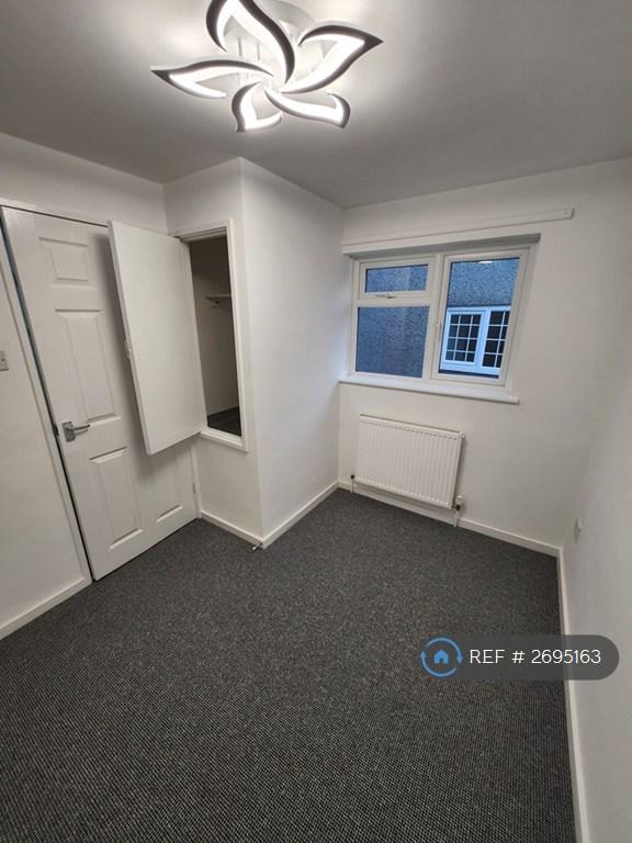 Small Bedroom