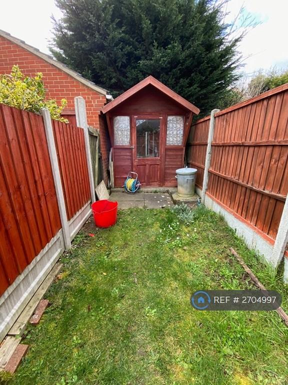 Garden Round To Shed