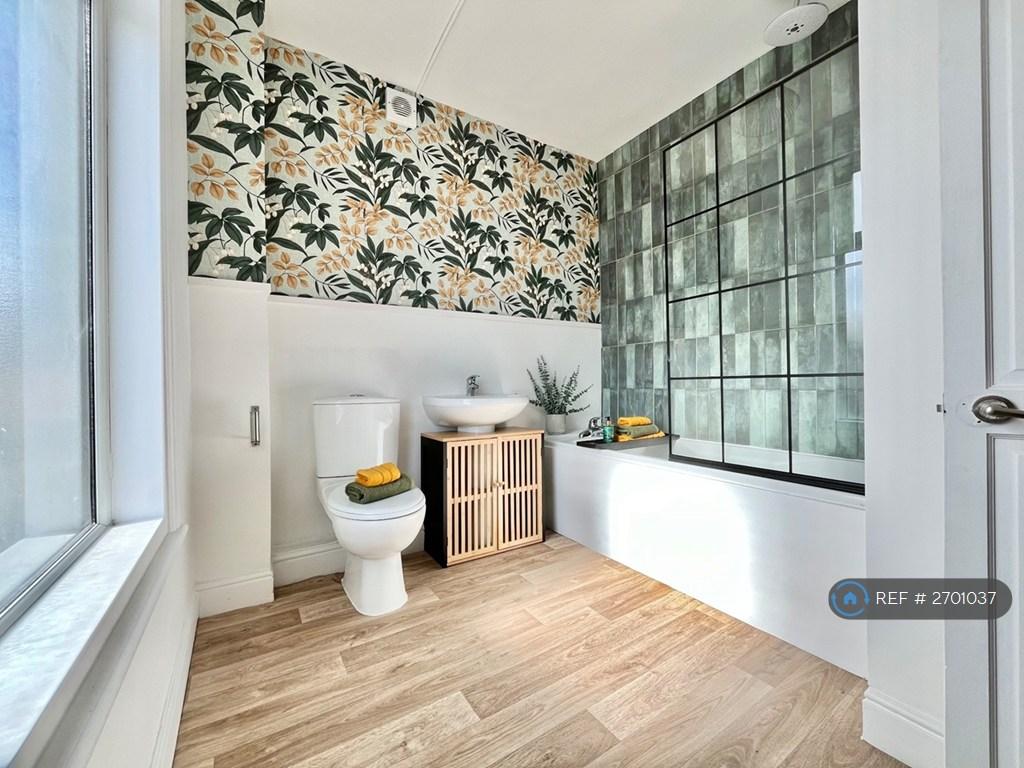 Main Bathroom