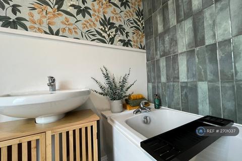 undefined, Plus An Extra Room, Leeds, LS12