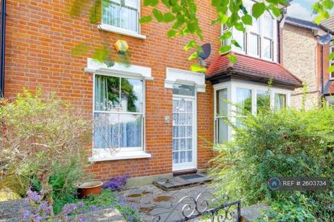 5 bedroom semi-detached house to rent, First Avenue, Enfield, EN1