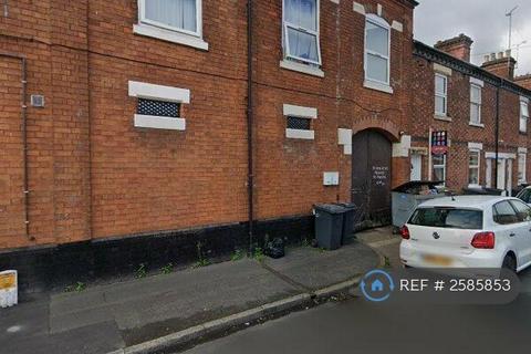 2 bedroom flat to rent, St Paul Street West, Burton-On-Trent, DE14