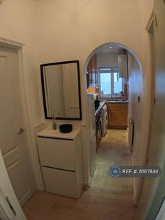 1 bedroom flat to rent, Percy Road, Hampton, TW12