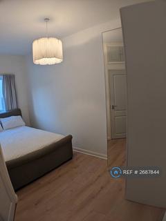 1 bedroom flat to rent, Percy Road, Hampton, TW12