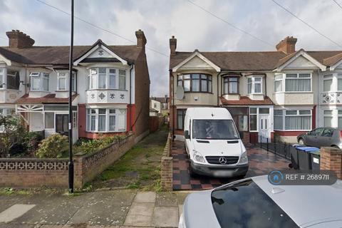 4 bedroom terraced house to rent, Collinwood Avenue, Enfield, EN3