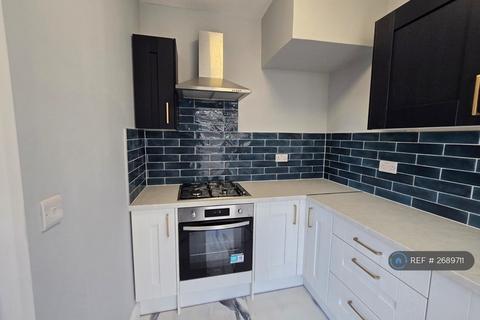 4 bedroom terraced house to rent, Collinwood Avenue, Enfield, EN3