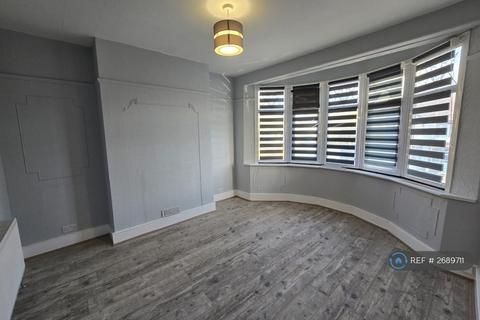 4 bedroom terraced house to rent, Collinwood Avenue, Enfield, EN3