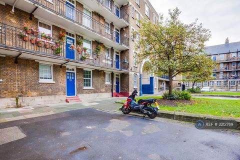 1 bedroom in a flat share to rent, Pilton Place, London, SE17