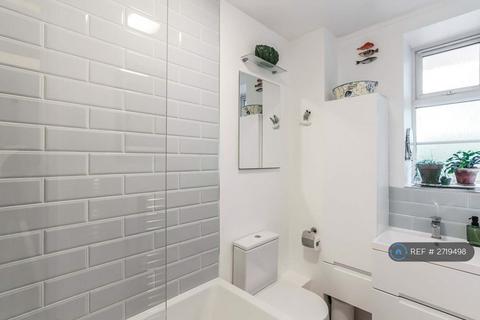 2 bedroom flat to rent, Bramham House, London, SE22