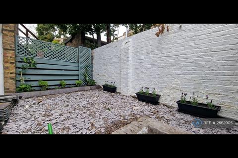 1 bedroom flat to rent, Madron Street, London, SE17