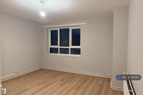 4 bedroom flat to rent, Cazenove Road, London, N16