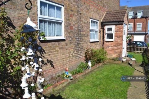 3 bedroom end of terrace house to rent, Woodside Road, Tonbridge, TN9