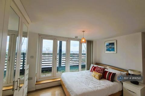 2 bedroom flat to rent, Central House, London, E15