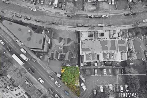 undefined, Maidstone Road, London, N11