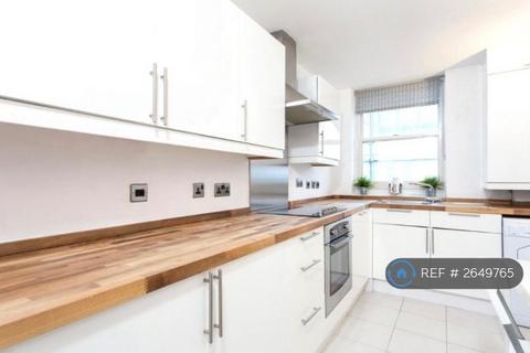 undefined, Wood Close, London, E2