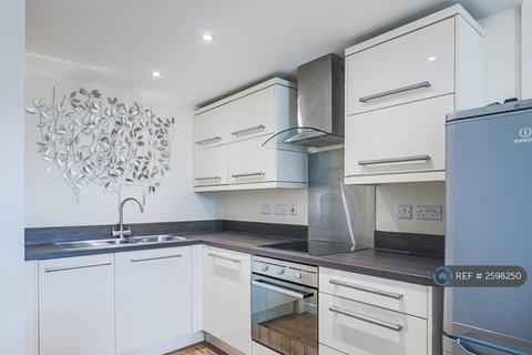 3 bedroom flat to rent, Blenheim Court, Leicester, LE1