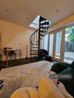 undefined, Southchurch Ave, Southend, SS1