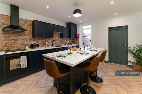 1 bedroom in a house share to rent, Timson Street, Failsworth, Manchester, M35