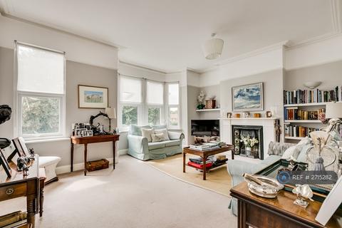2 bedroom flat to rent, Gorringe Park Avenue, London, CR4