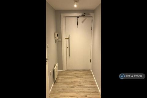 1 bedroom flat to rent, The Q Building, London, E15