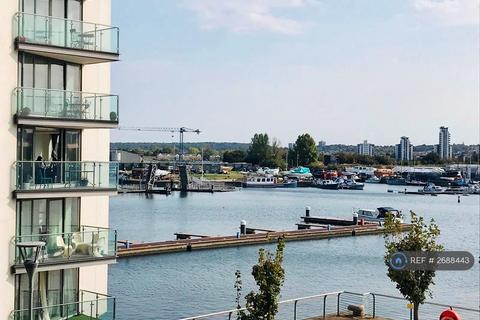 2 bedroom flat to rent, Basin Approach, London, E16