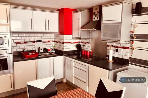 2 bedroom flat to rent, Basin Approach, London, E16