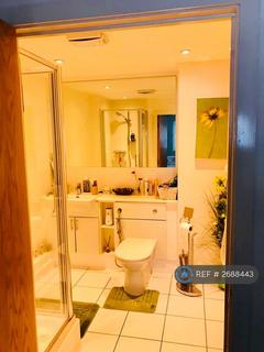 2 bedroom flat to rent, Basin Approach, London, E16