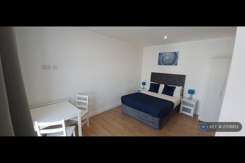Studio to rent, Trinity Point, Stoke-On-Trent, ST1