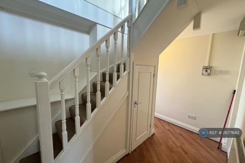 2 bedroom flat to rent, St. Josephs Court, Gabalfa, Cardiff, CF14