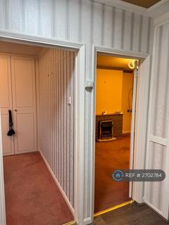 2 bedroom flat to rent, Woodcote Close, Kingston Upon Thames, KT2