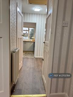 2 bedroom flat to rent, Woodcote Close, Kingston Upon Thames, KT2