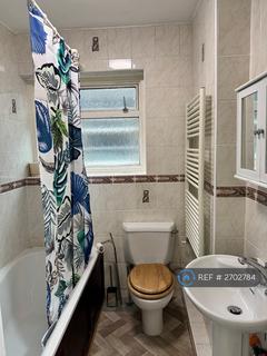 2 bedroom flat to rent, Woodcote Close, Kingston Upon Thames, KT2
