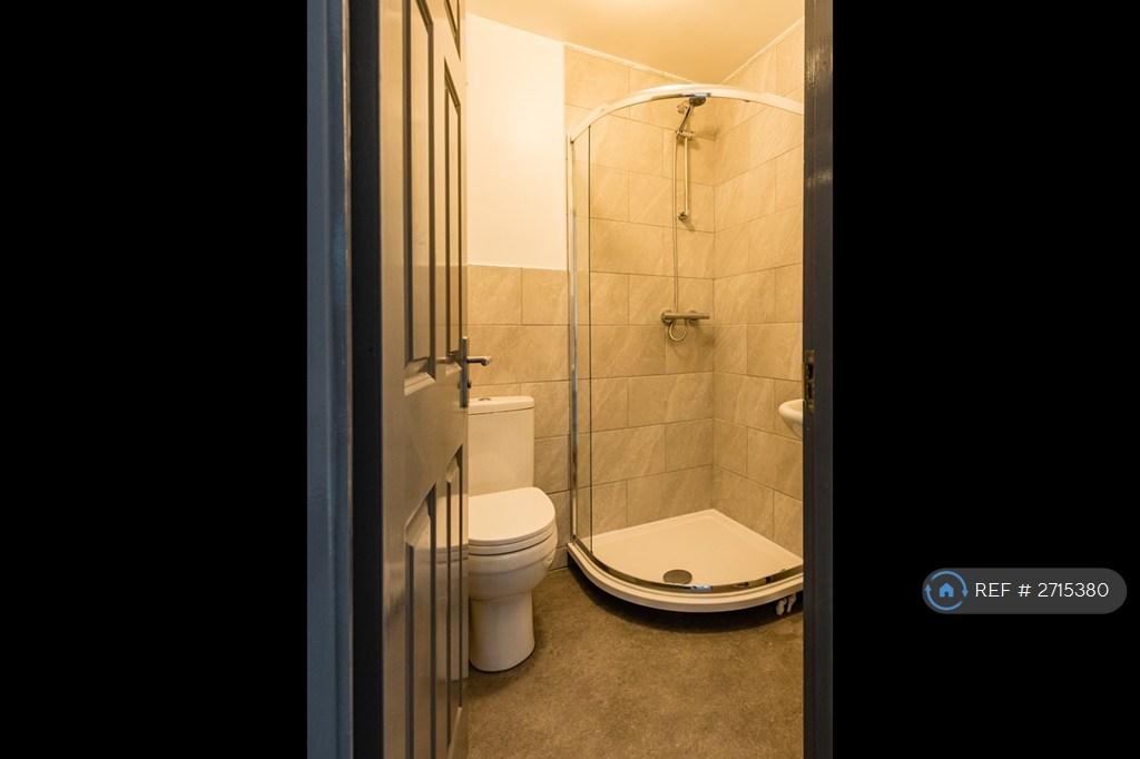 Ensuite Shower Rooms