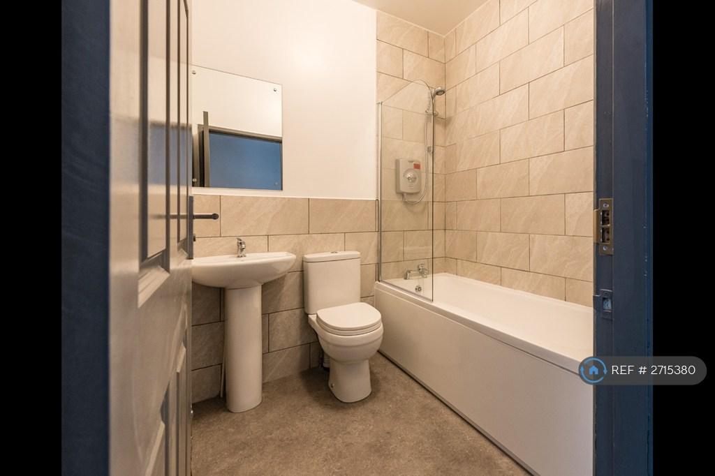 3 x Communal Bathrooms