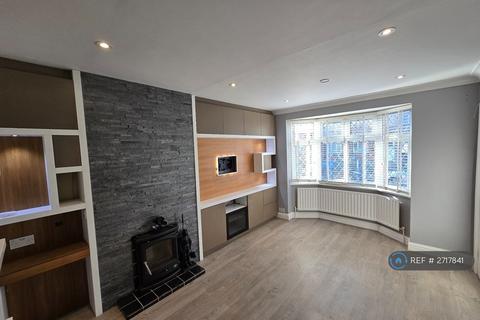 2 bedroom maisonette to rent, Errol Gardens, New Malden, KT3