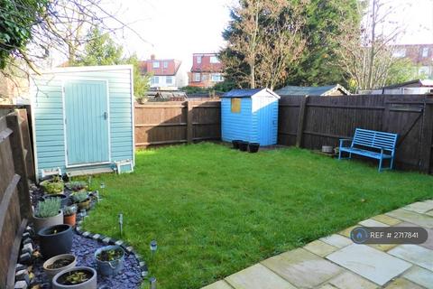 2 bedroom maisonette to rent, Errol Gardens, New Malden, KT3