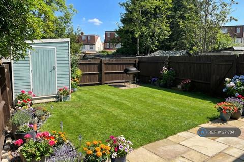 2 bedroom maisonette to rent, Errol Gardens, New Malden, KT3
