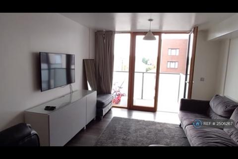 2 bedroom flat to rent, Homesdale Road, Bromley, BR2