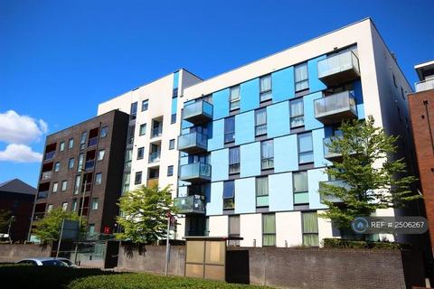 2 bedroom flat to rent, Homesdale Road, Bromley, BR2