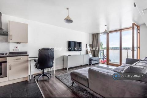 2 bedroom flat to rent, Homesdale Road, Bromley, BR2