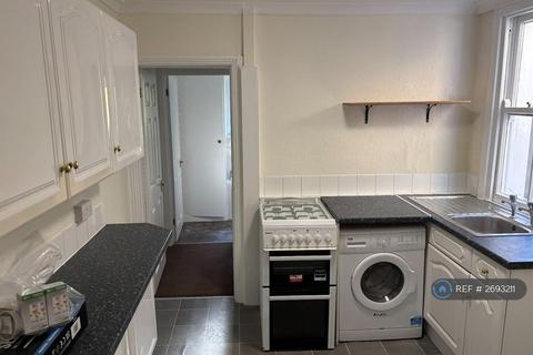 1 bedroom flat to rent, Bassingham Road, London, SW18