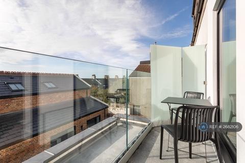 1 bedroom terraced house to rent, Hythe Road, Brighton, BN1